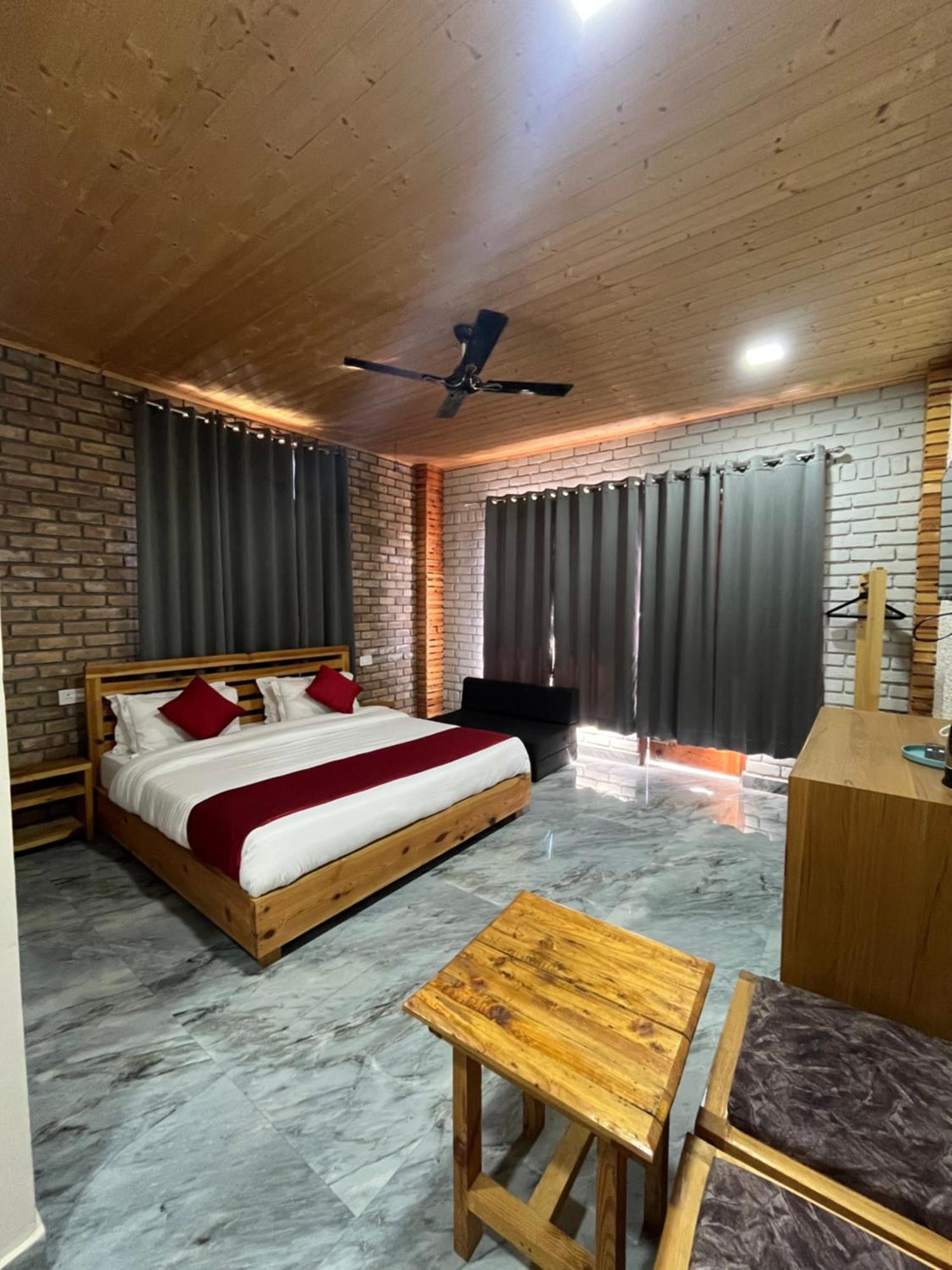 Hotel Paul Villa Bīr Екстериор снимка